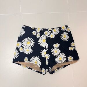Floral hot shorts